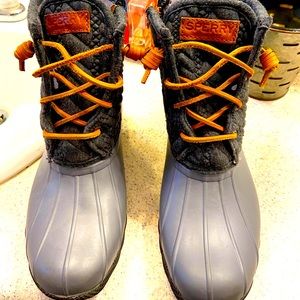 New sperry boots